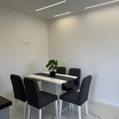 Emanuel Appartement Nin