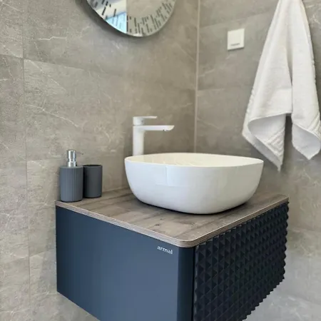 Emanuel Apartman Nin