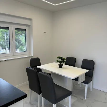 Emanuel Appartement Nin