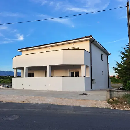 Emanuel Apartment