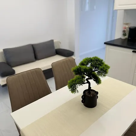 Emanuel Apartman *