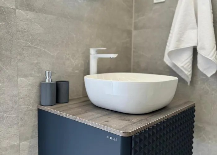 Emanuel Apartman Nin