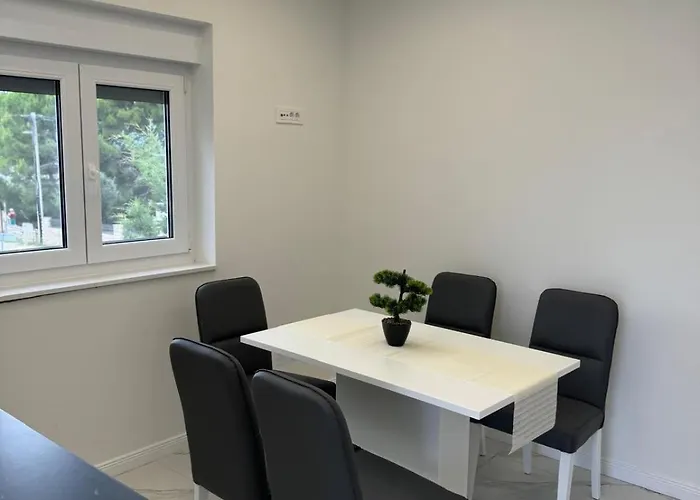 Emanuel Apartman Nin